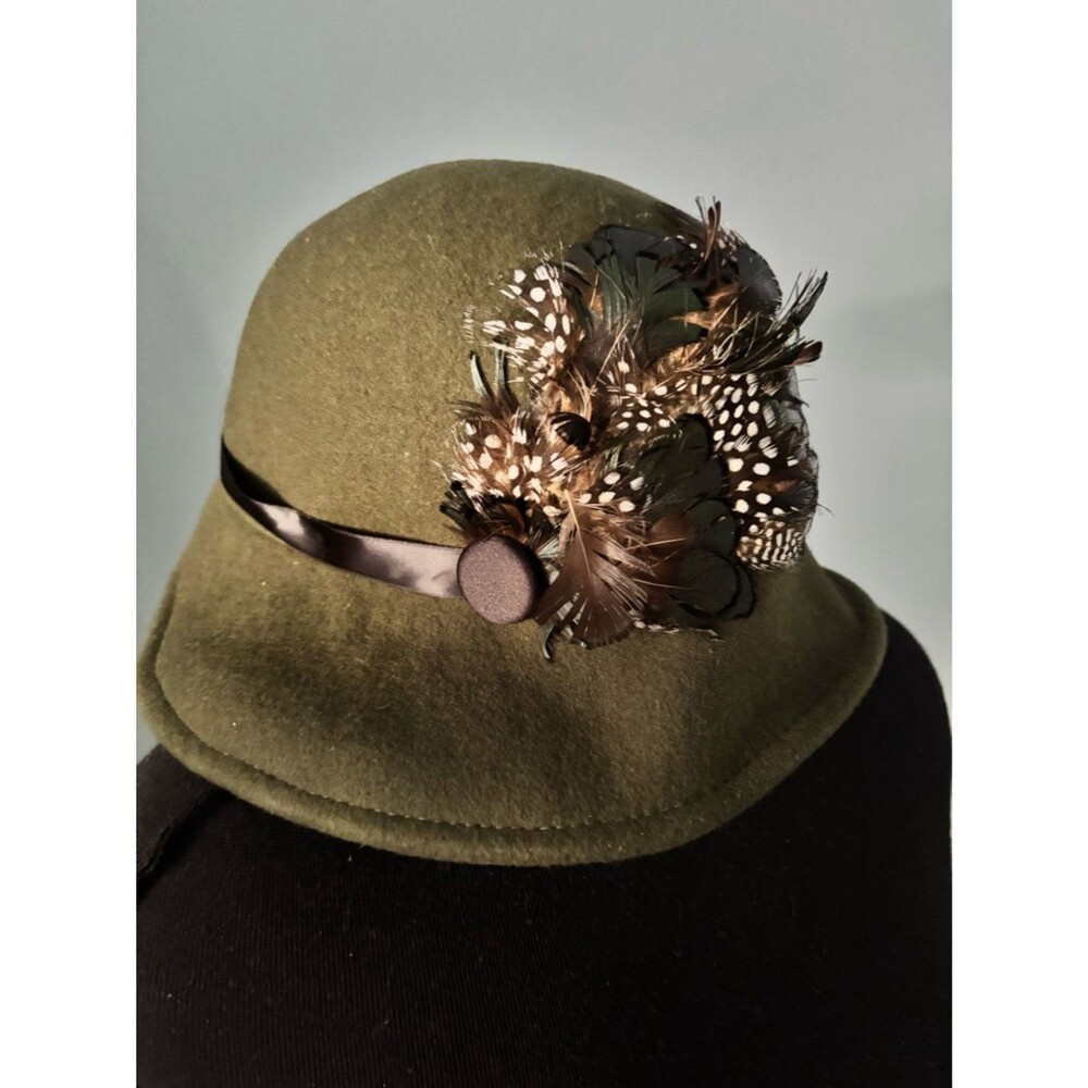 Vtg Kathy Jeanne Wool Hat Olive Green peacock feathers USA 1920s Dainty Church